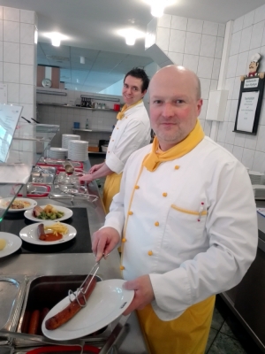 Thomas Hauck ist seit 2010 Küchenleiter in der RWS-Küche im Innovations- und Technologie-Center Chemnitz.