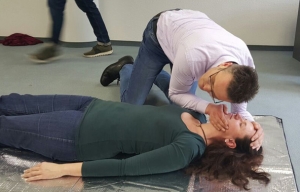 Die RWS-Mitarbeiter sind viel und täglich auf den Straßen unterwegs. Hilfe zur Selbsthilfe ermöglicht das Ersthelfer-Training.