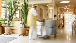 rws-cateringservice_klinik_krankenhaus_wirtschaftsdienst_waermewagen