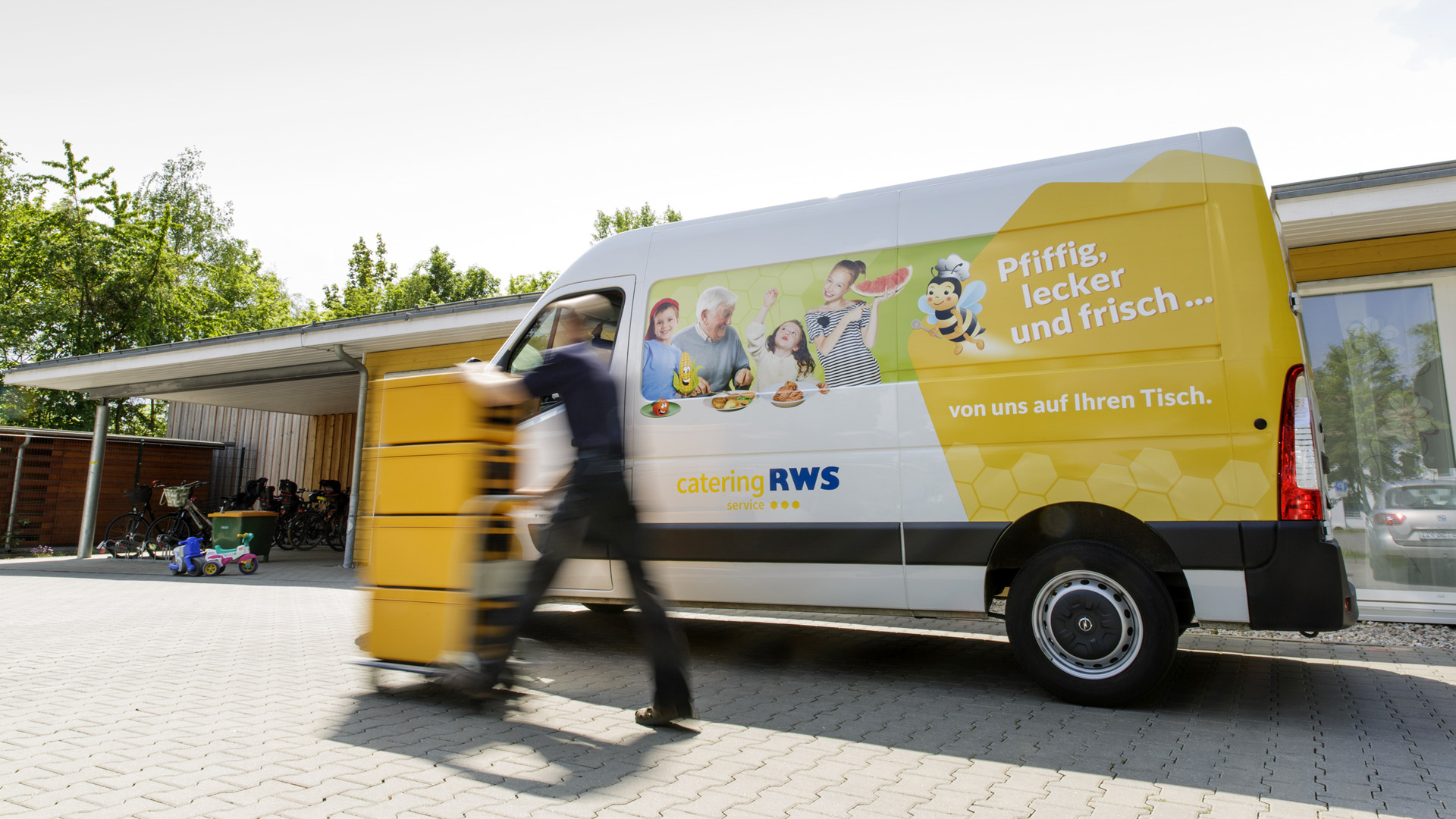 rws-cateringservice_speisen_anlieferung_fahrzeug_thermoport