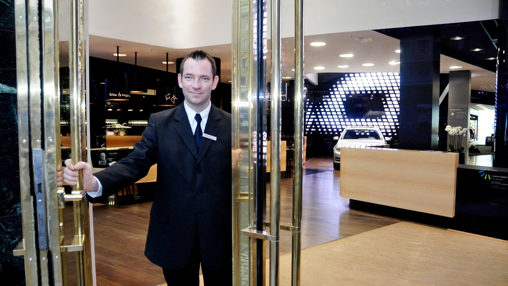 rws-sicherheitsservice_doorman_einlasskontrolle_geschaeft