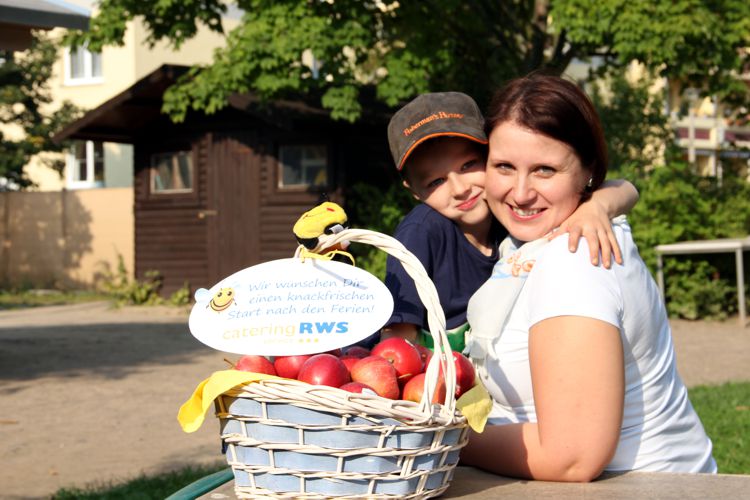 Sindy Zschommler mit ihrem Sohn Tobias