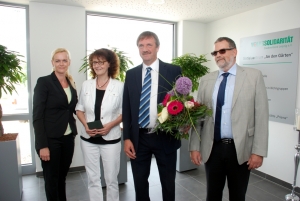 v.l.n.r.: Yvonne Klose (RWS), Christine Manz und Olaf Wenzel (Volkssolidarität) sowie Volkmar Ruppert (RWS). Foto: Uwe Schürmann