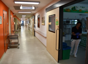 Reinigen auf der Kinderintensivstation im UKL